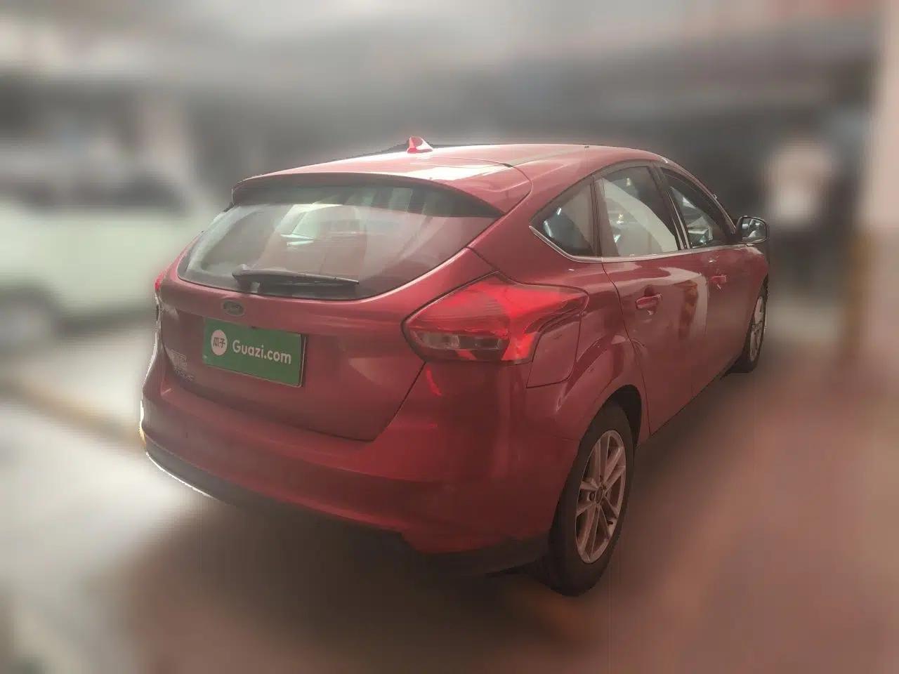 Ford Focus 2018 Hatchback Classic EcoBoost 180 Automatic Elite Model — миниатюра 6