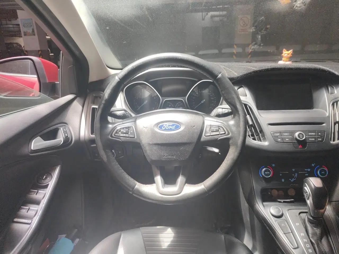 Ford Focus 2018 Hatchback Classic EcoBoost 180 Automatic Elite Model — миниатюра 10