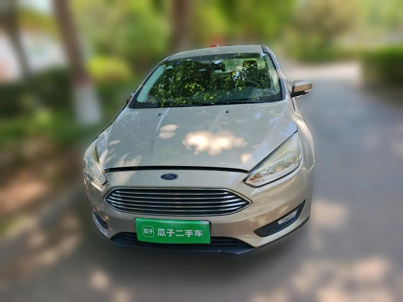 Ford Focus 2015 Sedan 1.6L Automatic Comfort Model — миниатюра 2