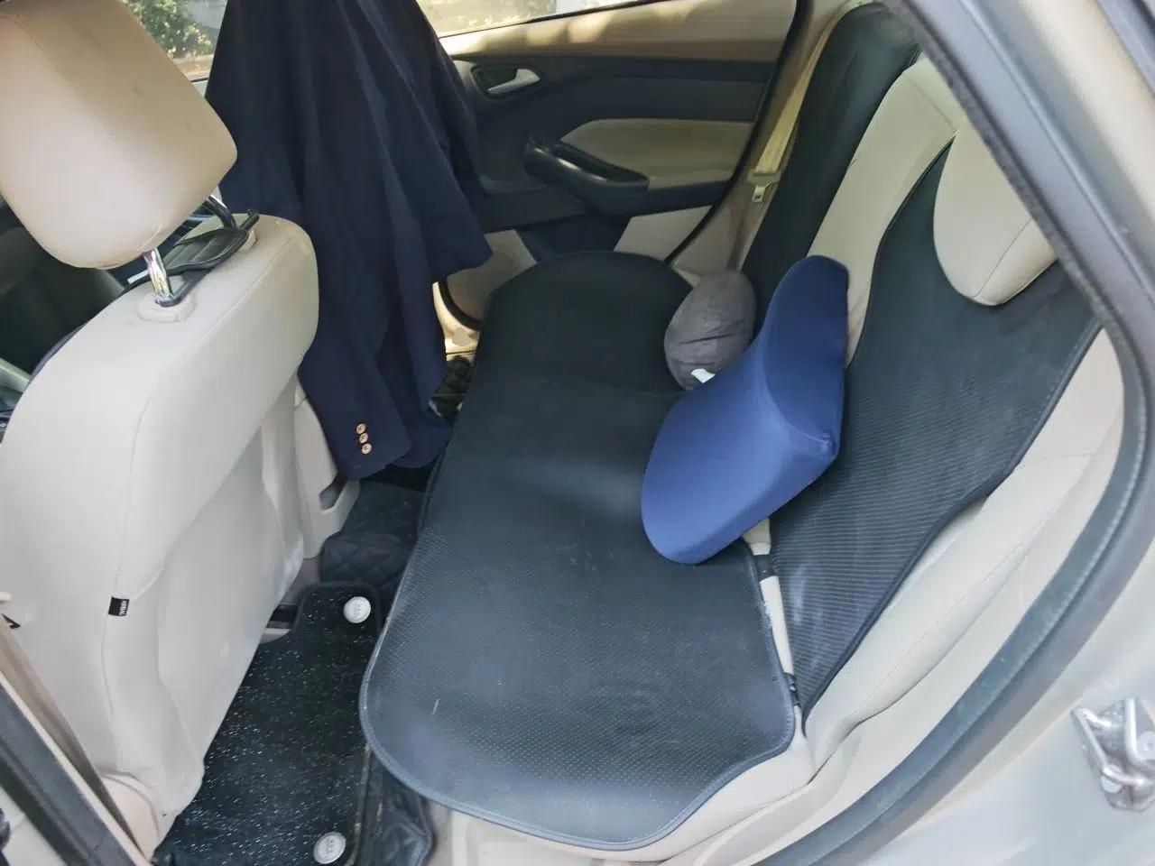 Ford Focus 2015 Sedan 1.6L Automatic Comfort Model — миниатюра 17