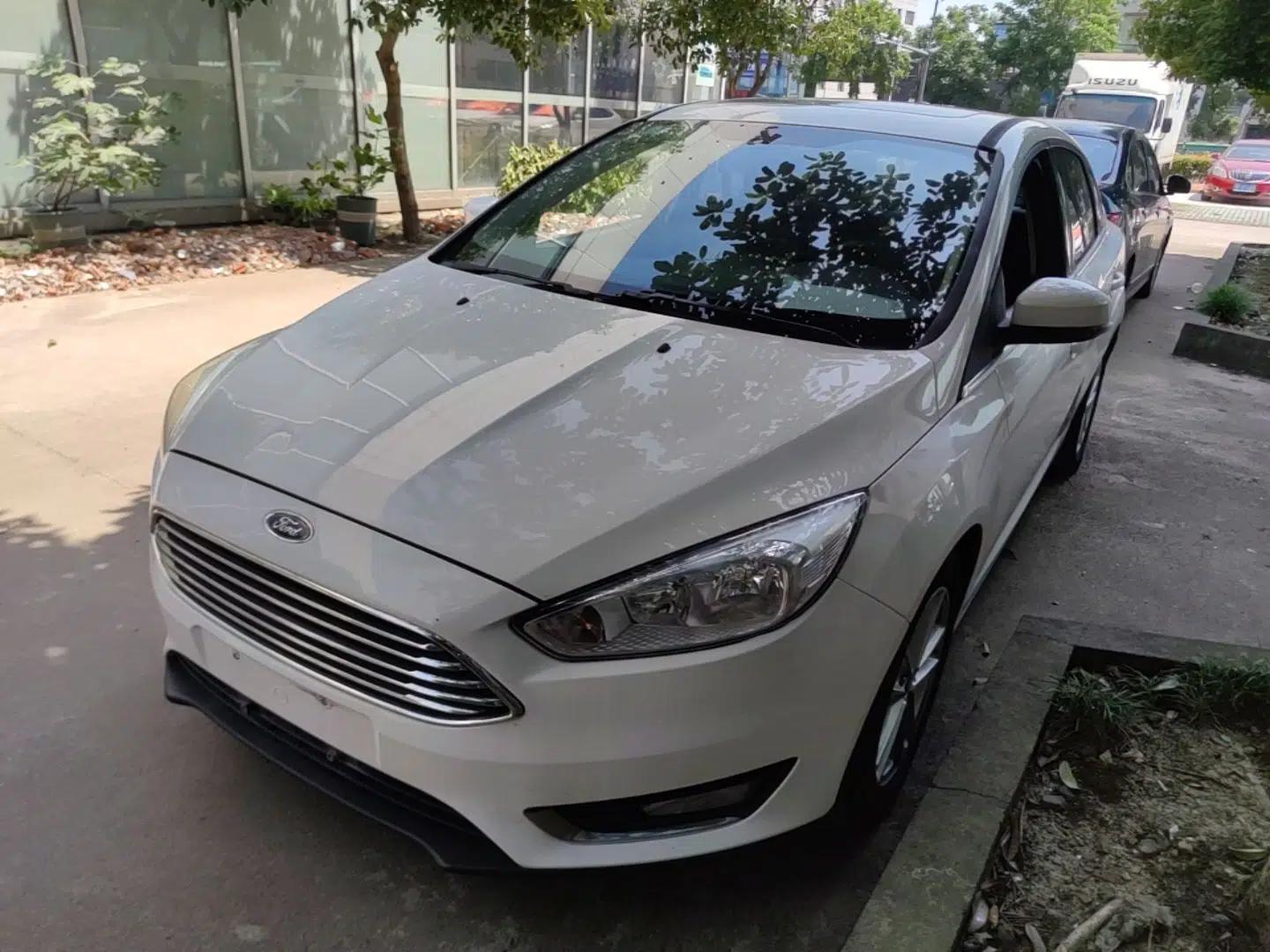 Ford Focus 2015 Sedan EcoBoost 180 Automatic Elite Model — миниатюра 1