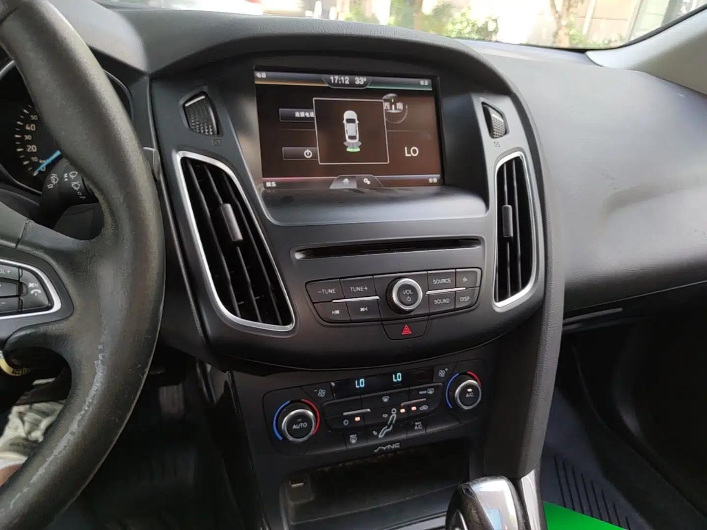 Ford Focus 2015 Sedan EcoBoost 180 Automatic Elite Model — миниатюра 20