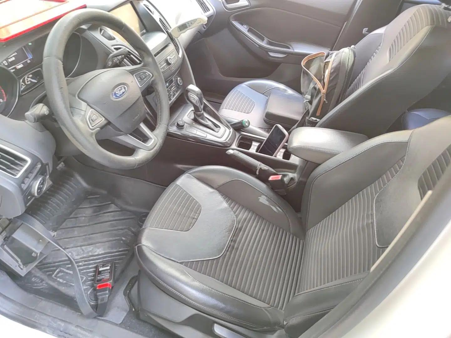 Ford Focus 2015 Sedan EcoBoost 180 Automatic Elite Model — миниатюра 22