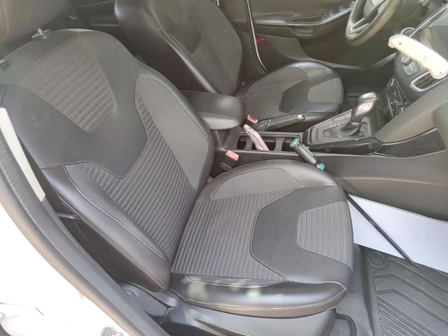 Ford Focus 2015 Sedan EcoBoost 180 Automatic Elite Model — миниатюра 24