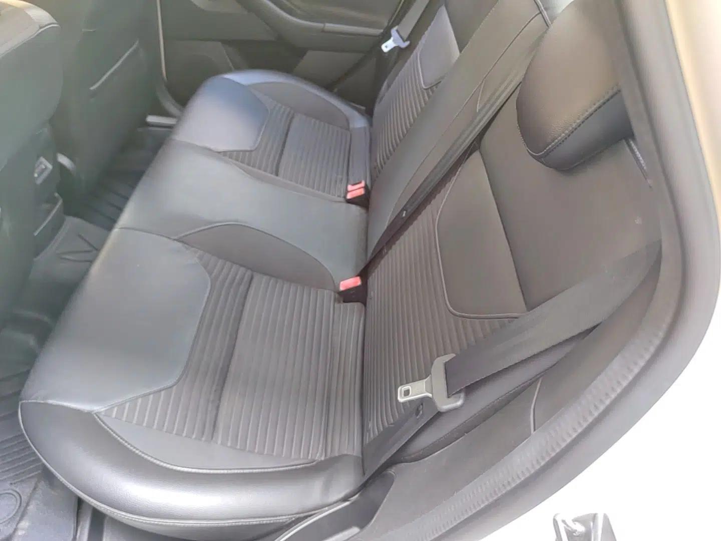 Ford Focus 2015 Sedan EcoBoost 180 Automatic Elite Model — миниатюра 25