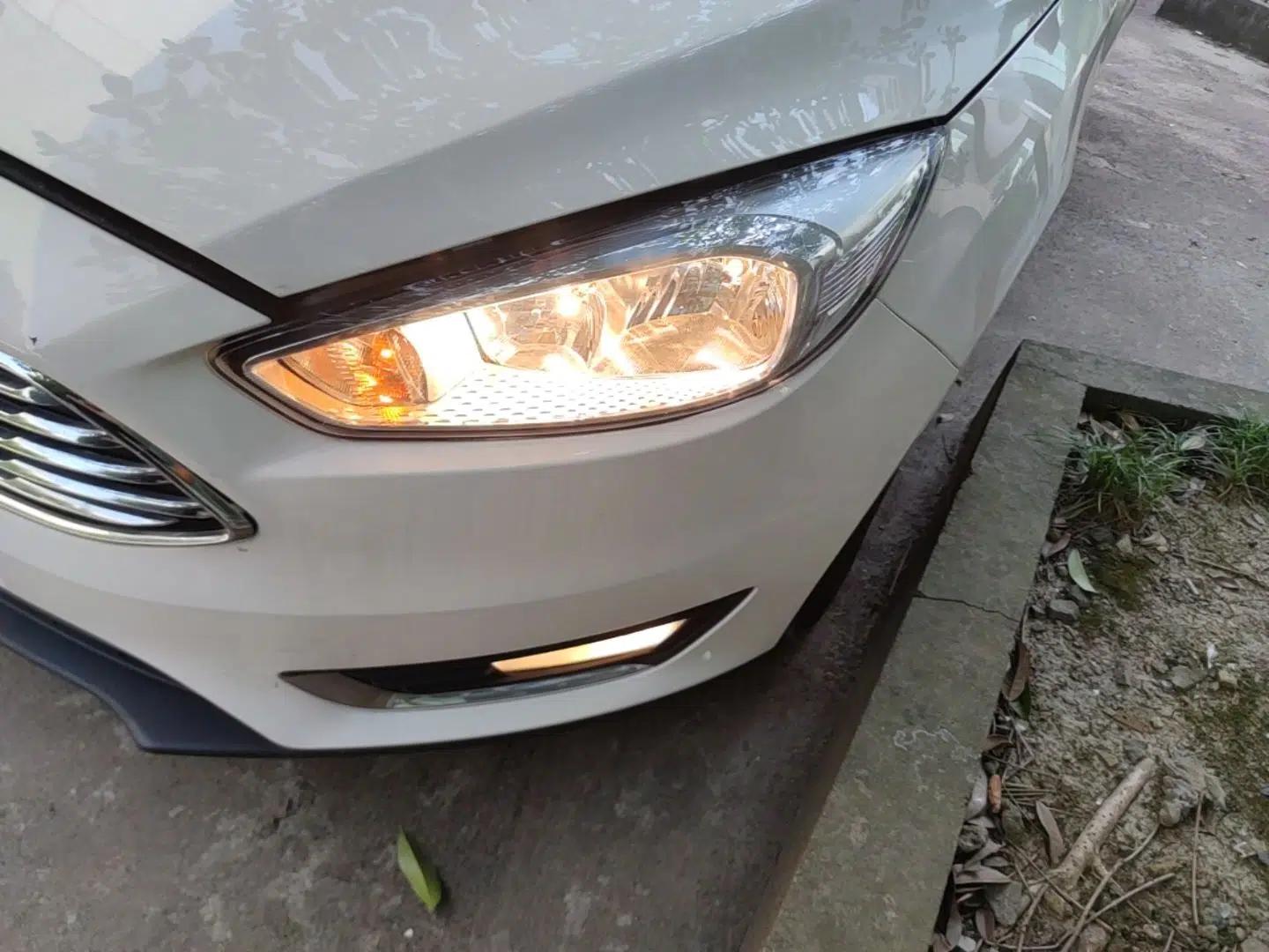 Ford Focus 2015 Sedan EcoBoost 180 Automatic Elite Model — миниатюра 8