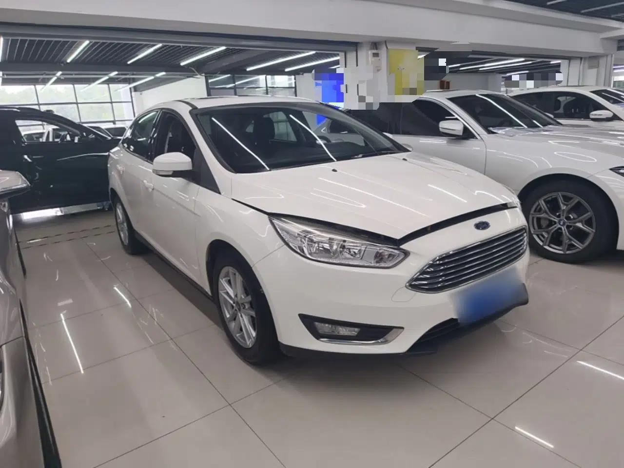 Ford Focus 2017 Sedan 1.6L Automatic Fashion Edition Smart Drive Version — миниатюра 3