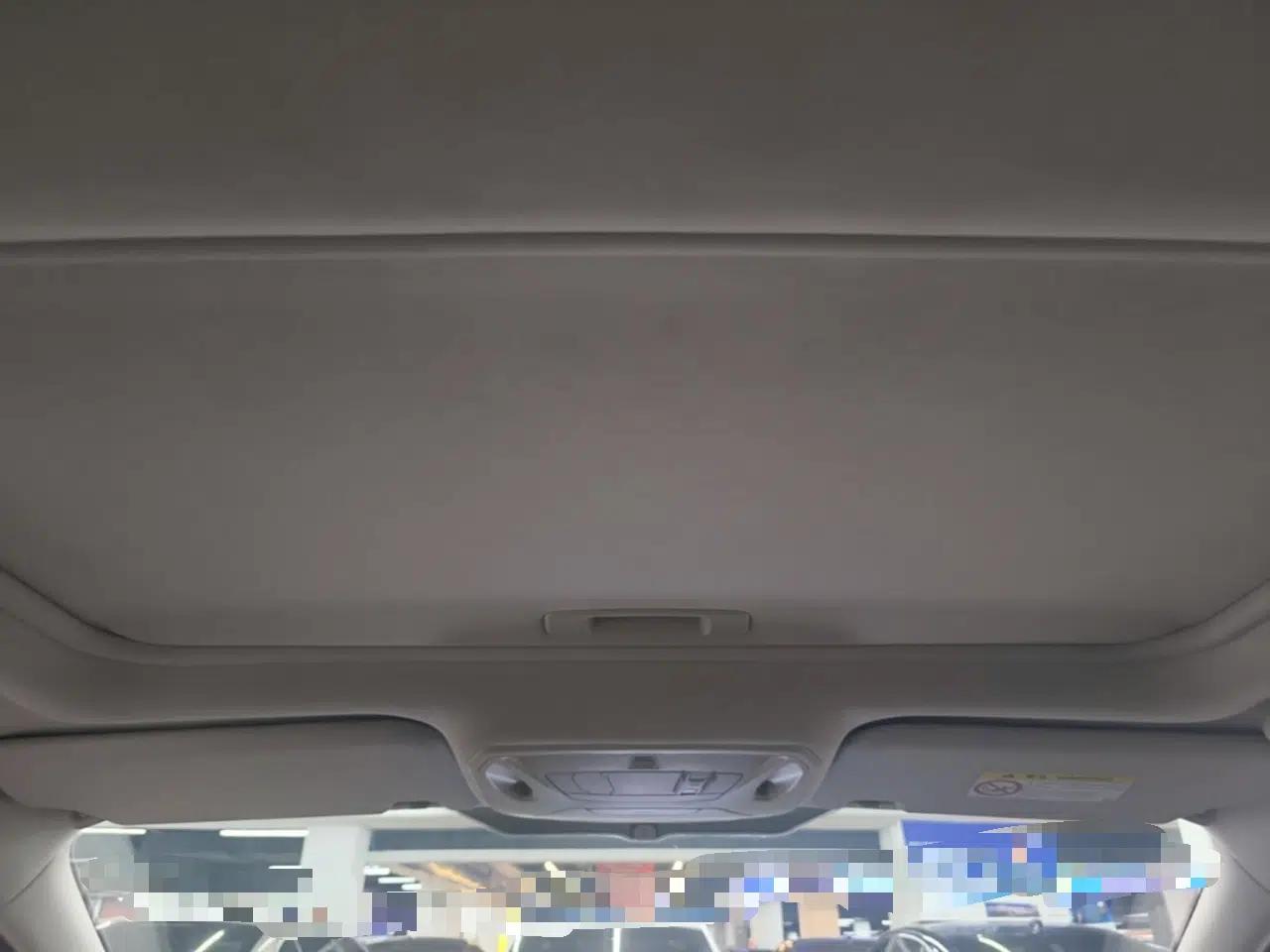 Ford Focus 2017 Sedan 1.6L Automatic Fashion Edition Smart Drive Version — миниатюра 21