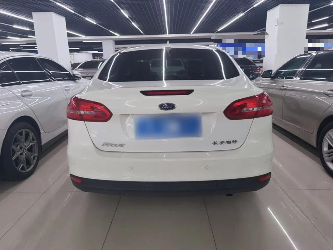 Ford Focus 2017 Sedan 1.6L Automatic Fashion Edition Smart Drive Version — миниатюра 5