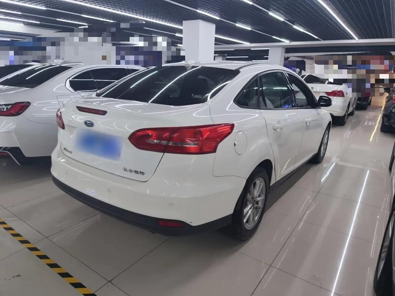 Ford Focus 2017 Sedan 1.6L Automatic Fashion Edition Smart Drive Version — миниатюра 6