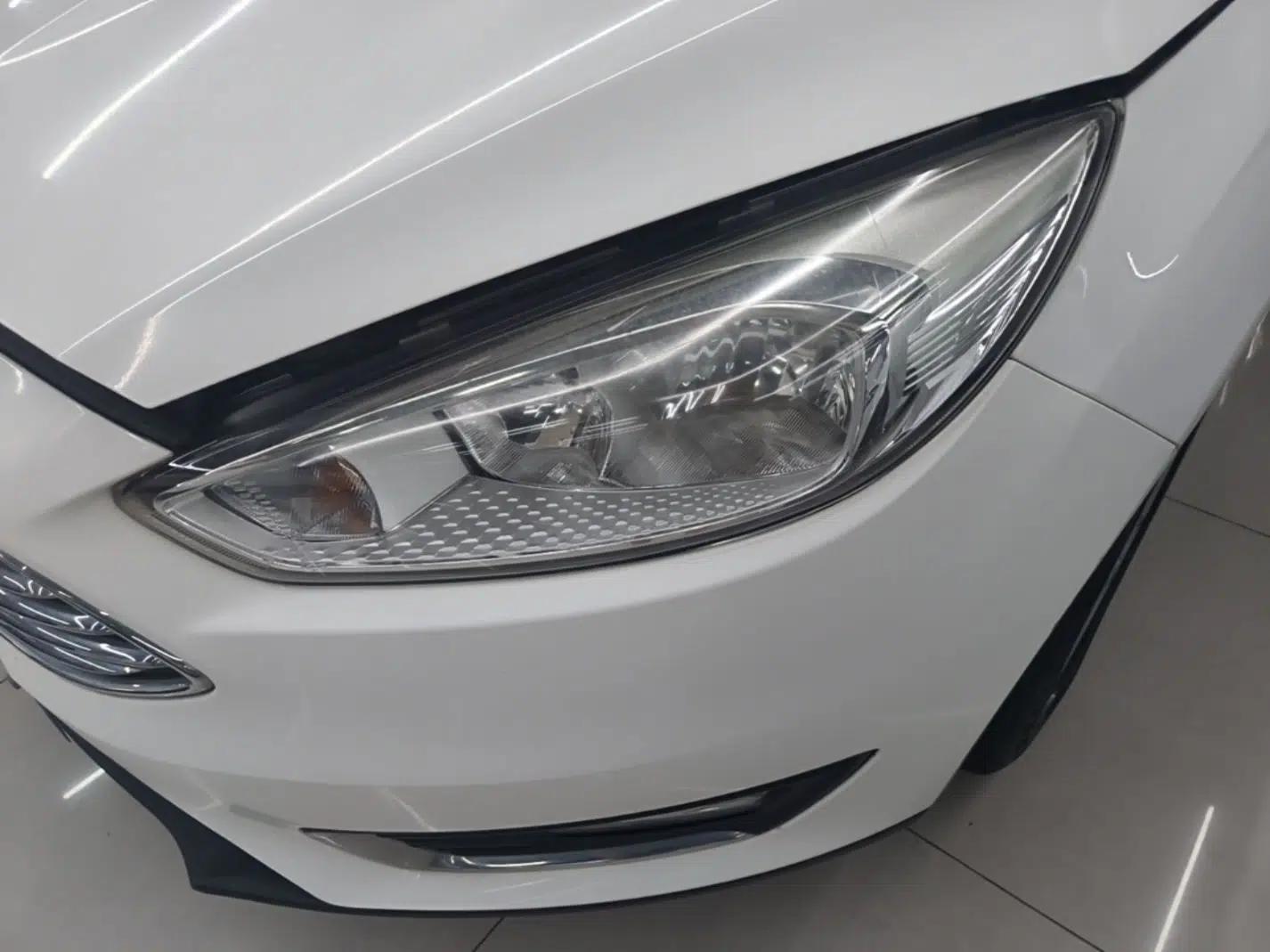 Ford Focus 2017 Sedan 1.6L Automatic Fashion Edition Smart Drive Version — миниатюра 8