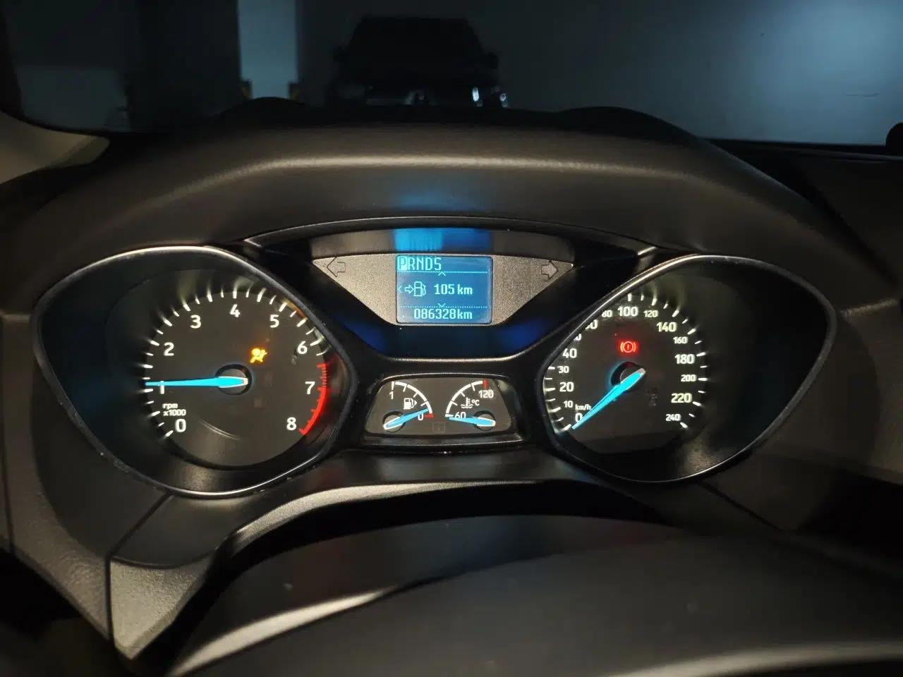 Ford Focus 2017 Sedan 1.6L Automatic Fashion Edition Smart Drive Version — миниатюра 11