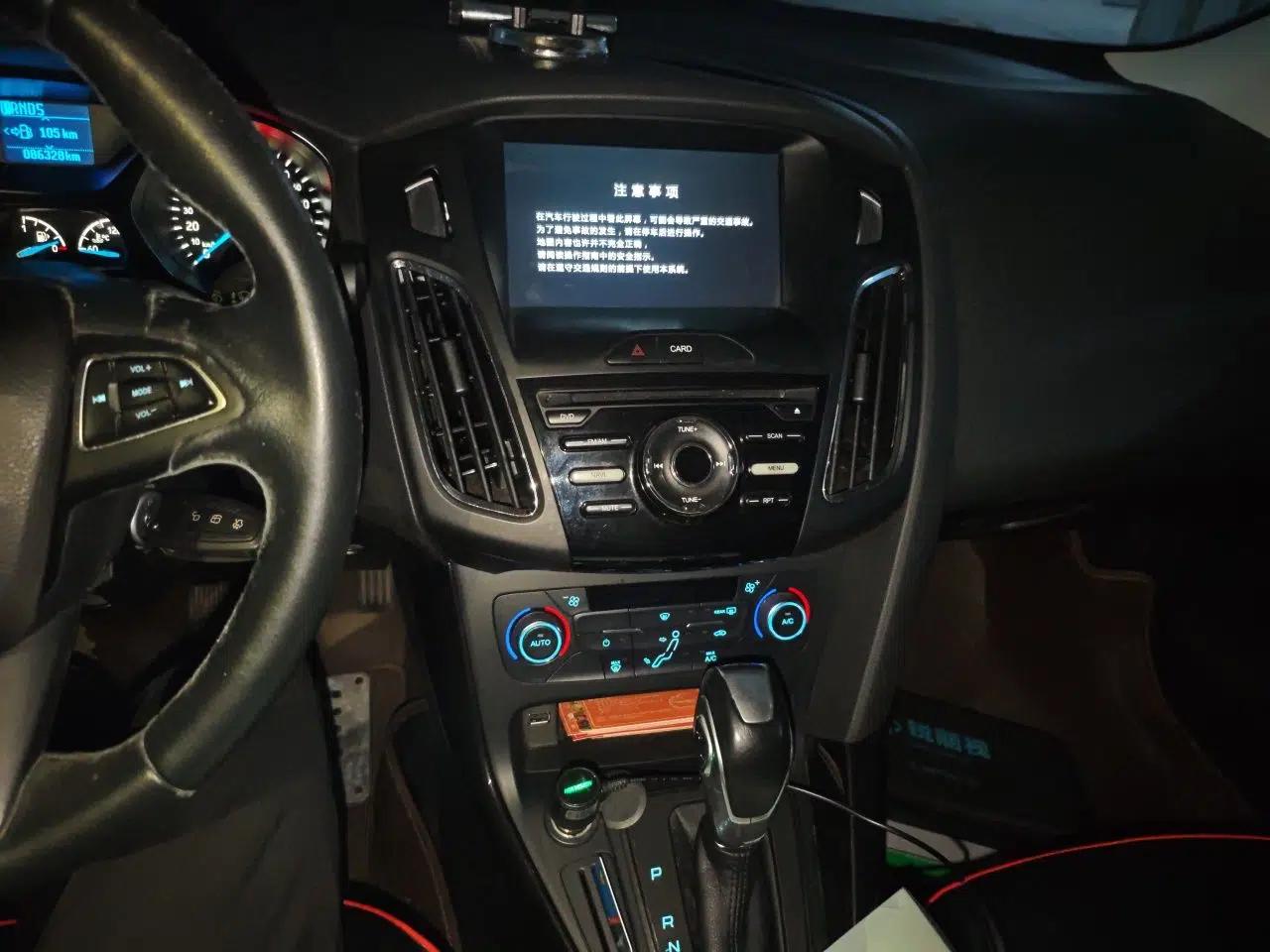 Ford Focus 2017 Sedan 1.6L Automatic Fashion Edition Smart Drive Version — миниатюра 13
