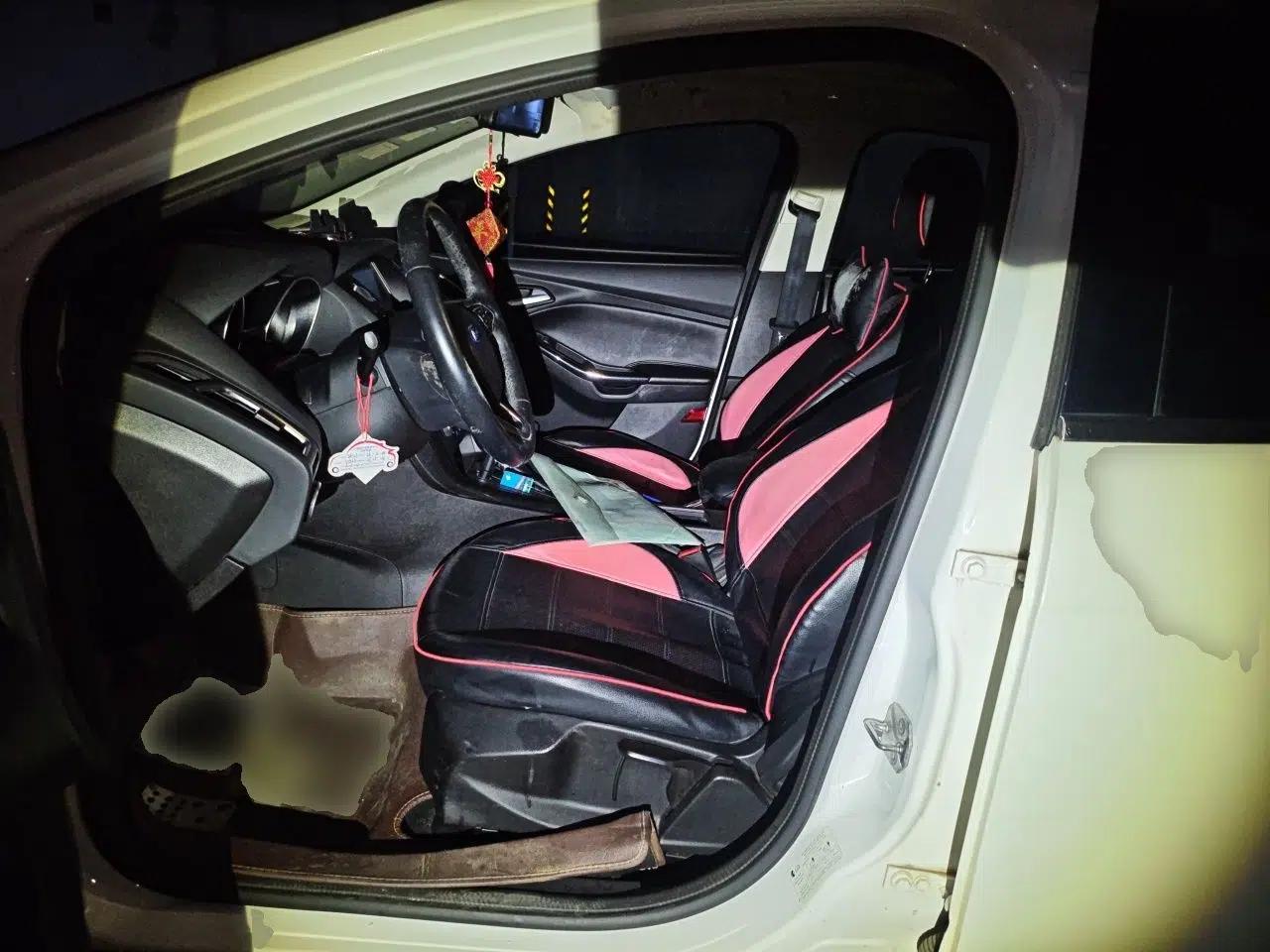 Ford Focus 2017 Sedan 1.6L Automatic Fashion Edition Smart Drive Version — миниатюра 15