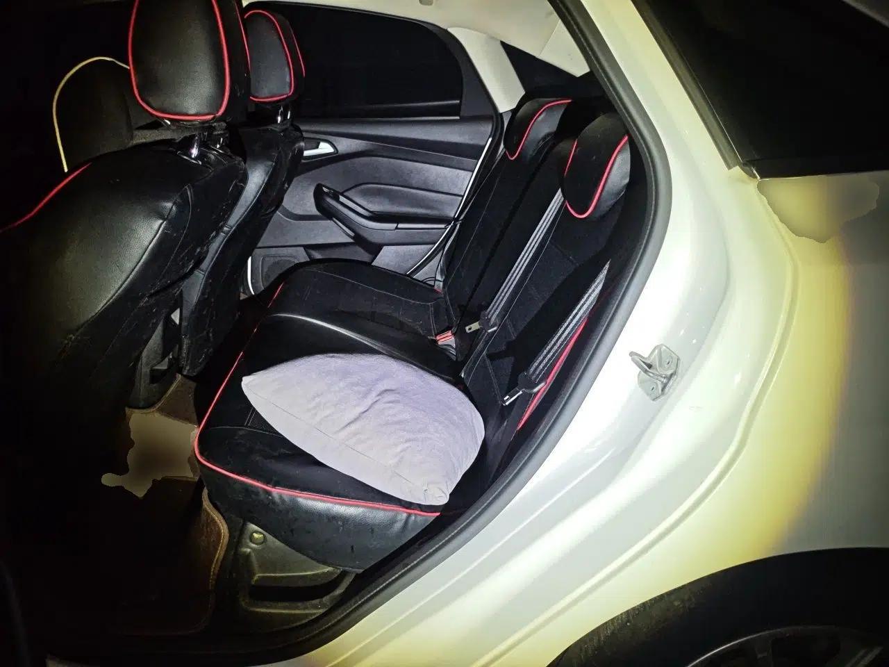 Ford Focus 2017 Sedan 1.6L Automatic Fashion Edition Smart Drive Version — миниатюра 17