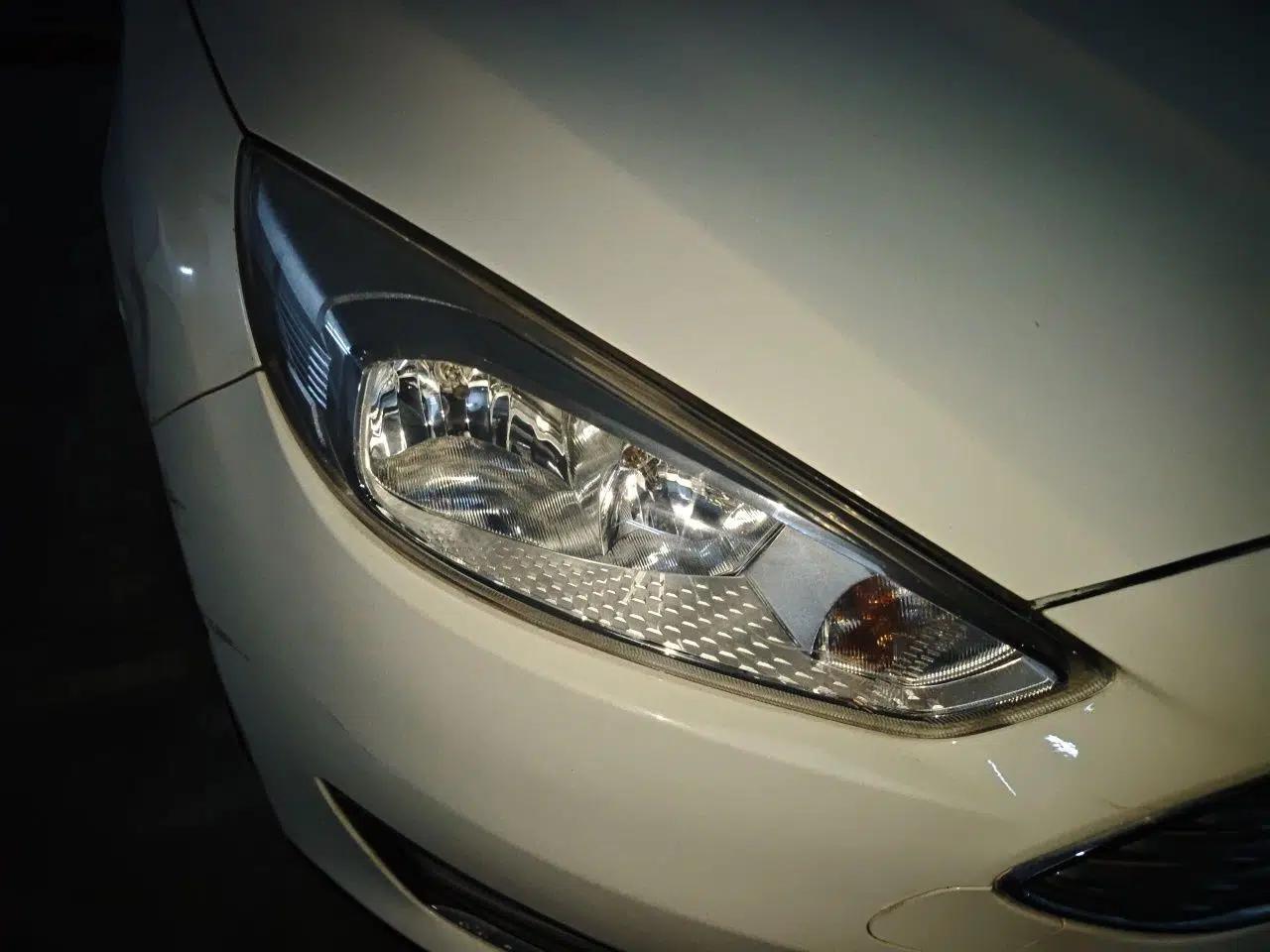 Ford Focus 2017 Sedan 1.6L Automatic Fashion Edition Smart Drive Version — миниатюра 7