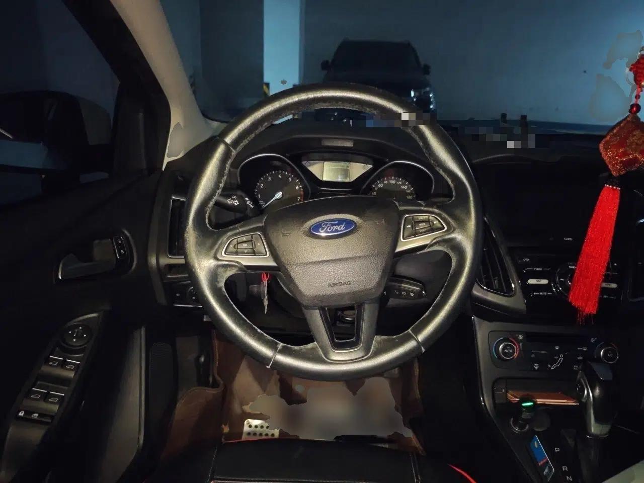 Ford Focus 2017 Sedan 1.6L Automatic Fashion Edition Smart Drive Version — миниатюра 10