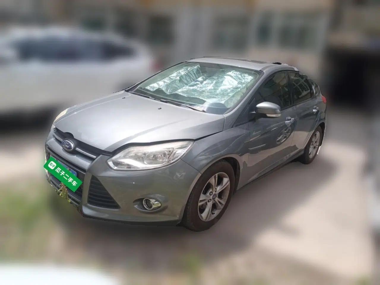 Ford Focus 2012 Hatchback 1.6L Automatic Fashion Edition — миниатюра 1