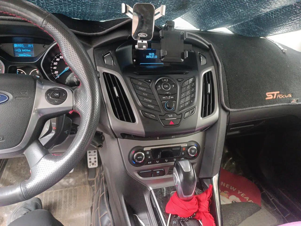 Ford Focus 2012 Hatchback 1.6L Automatic Fashion Edition — миниатюра 13