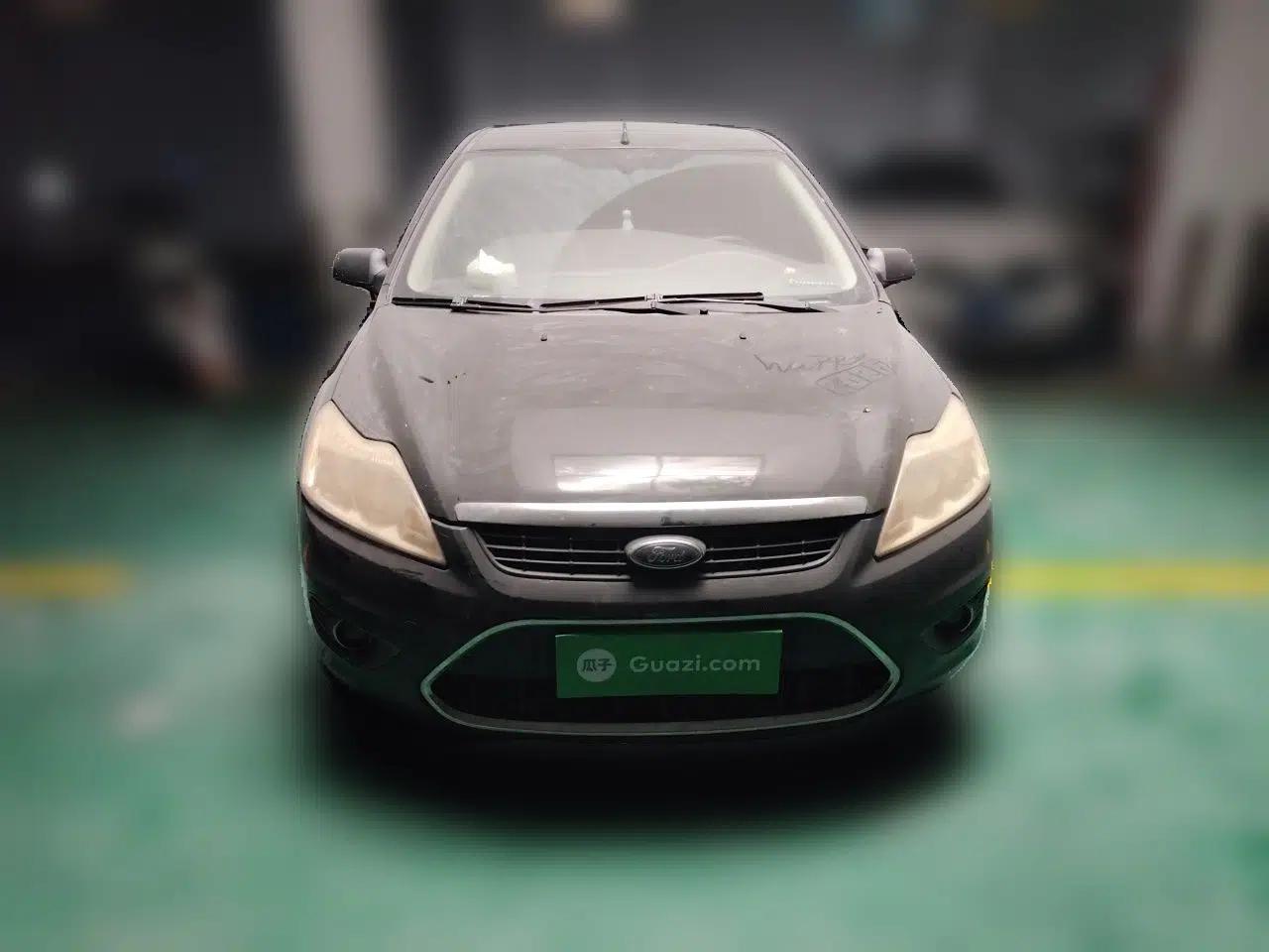Ford Focus 2009 Sedan 1.8L Automatic Fashion Edition — миниатюра 2