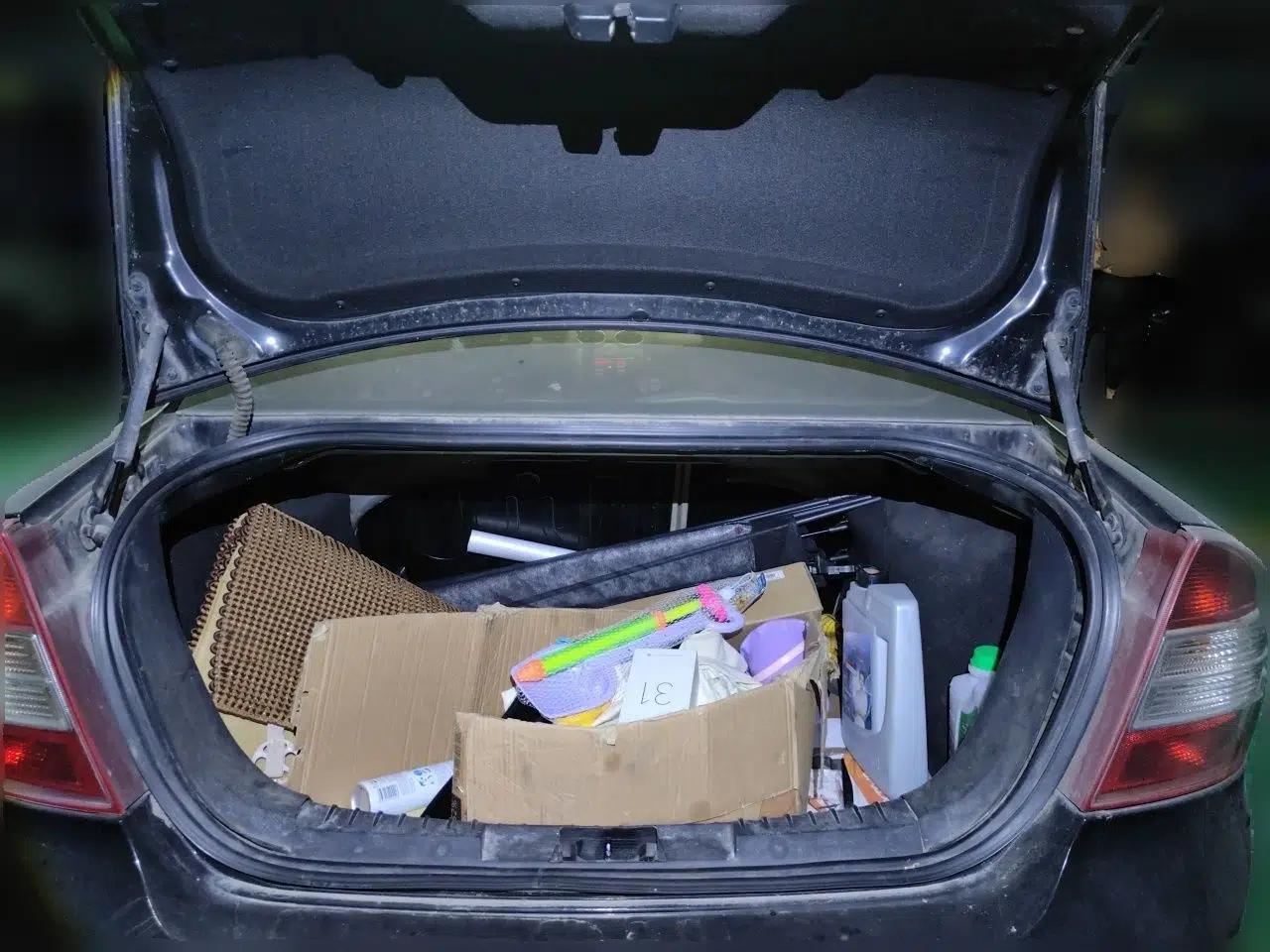 Ford Focus 2009 Sedan 1.8L Automatic Fashion Edition — миниатюра 19