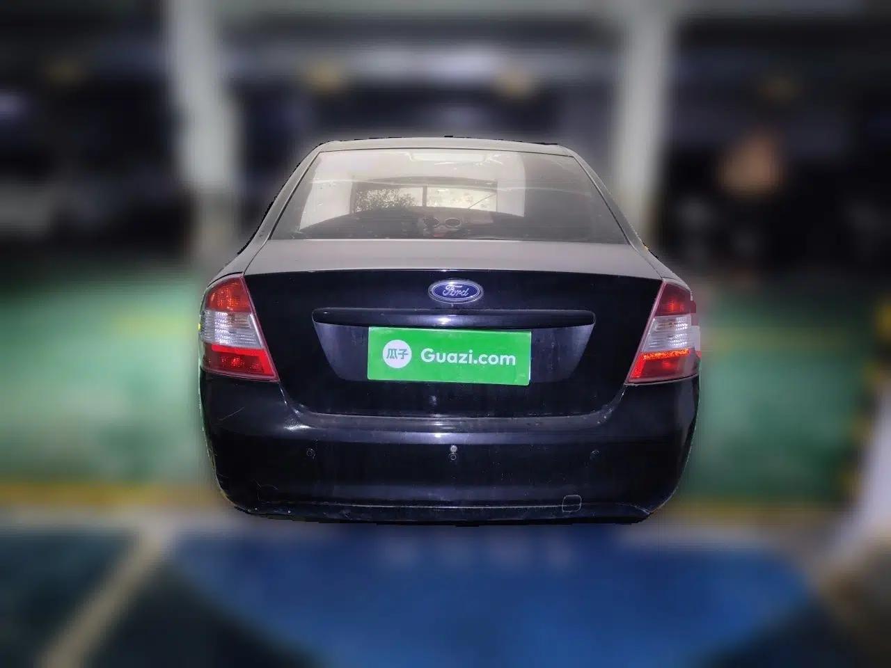 Ford Focus 2009 Sedan 1.8L Automatic Fashion Edition — миниатюра 5