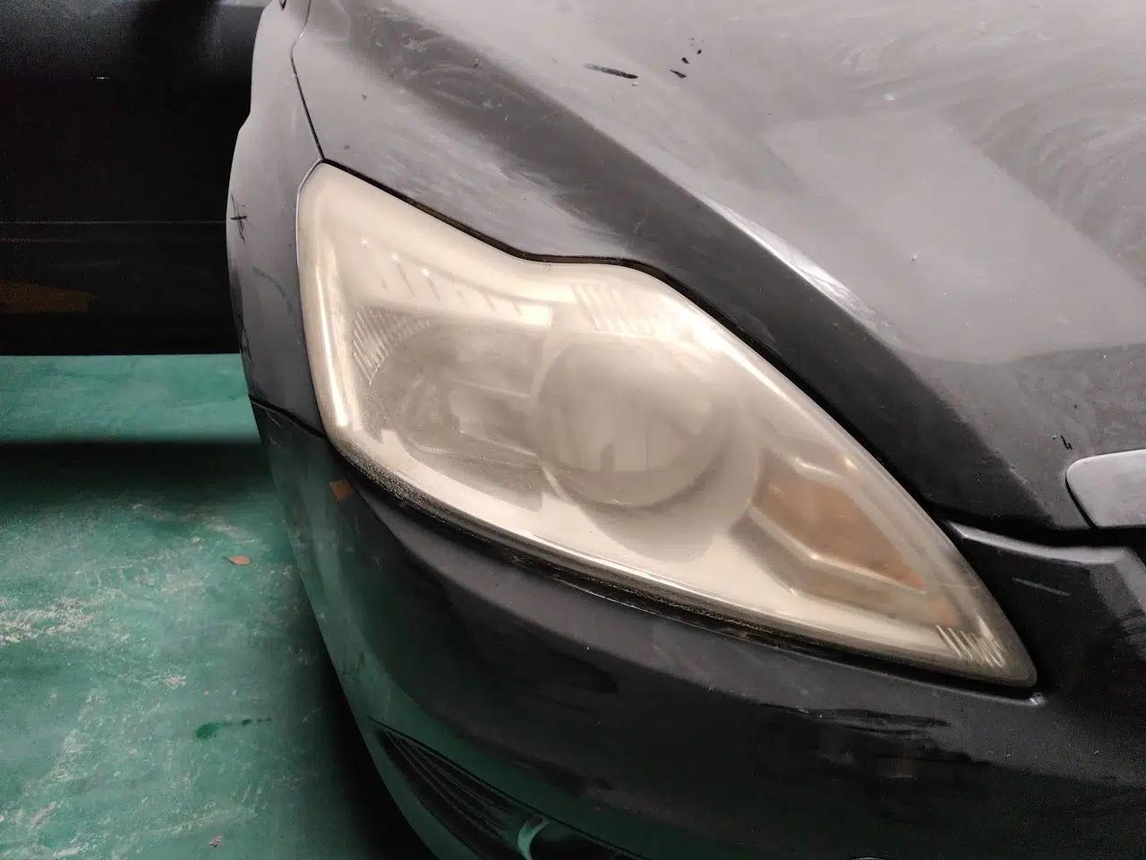 Ford Focus 2009 Sedan 1.8L Automatic Fashion Edition — миниатюра 7