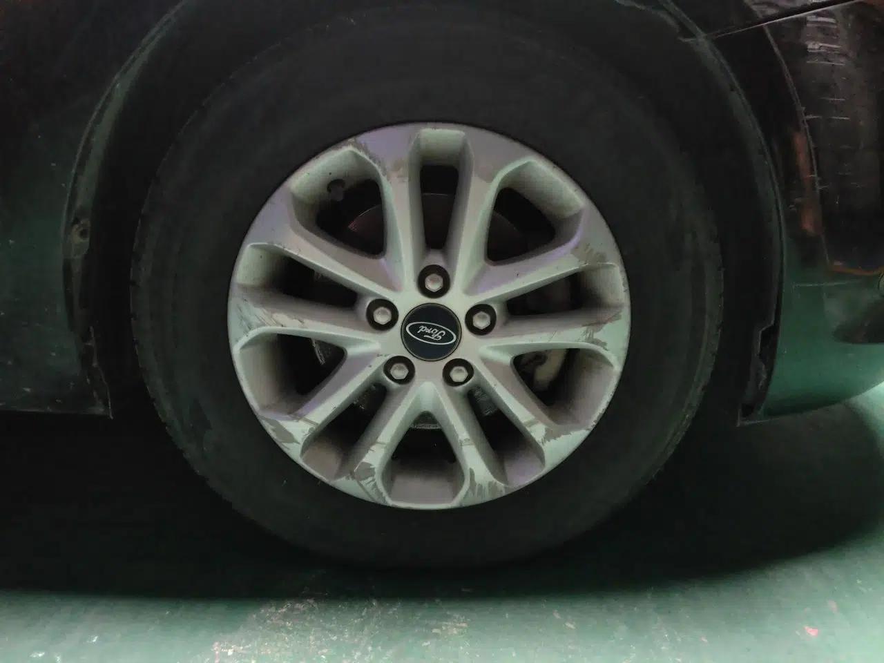 Ford Focus 2009 Sedan 1.8L Automatic Fashion Edition — миниатюра 8