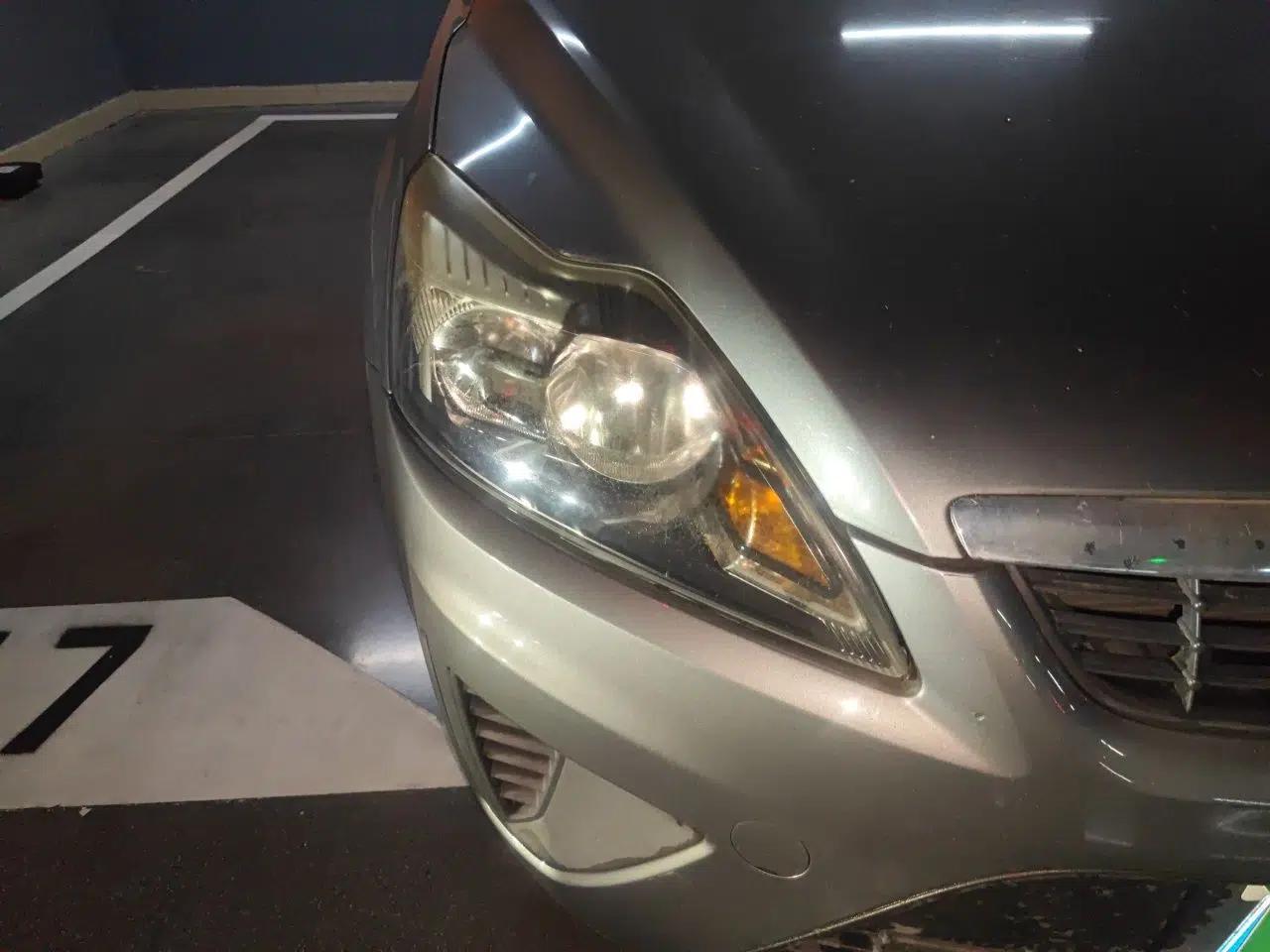 Ford Focus 2011 Hatchback 1.8L Manual Comfort Model — миниатюра 7