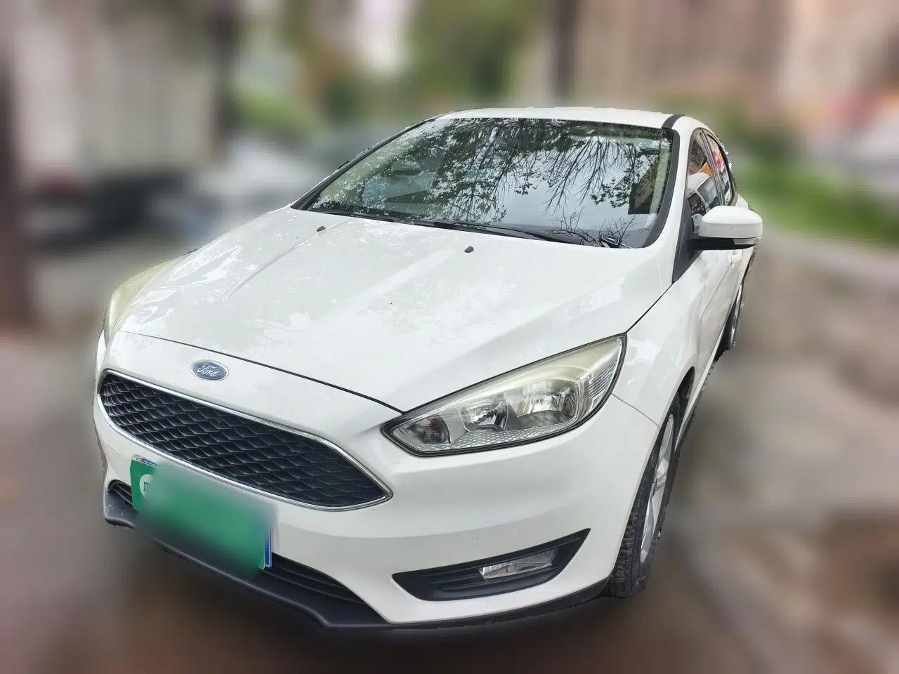 Ford Focus 2017 Hatchback 1.6L Manual Comfort Plus SmartDrive Edition — миниатюра 1