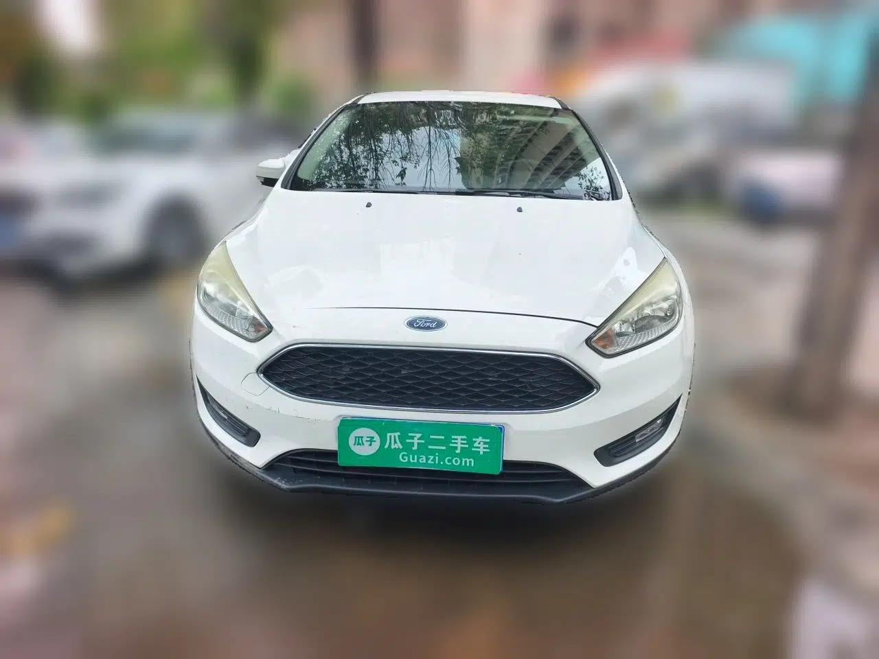 Ford Focus 2017 Hatchback 1.6L Manual Comfort Plus SmartDrive Edition — миниатюра 2