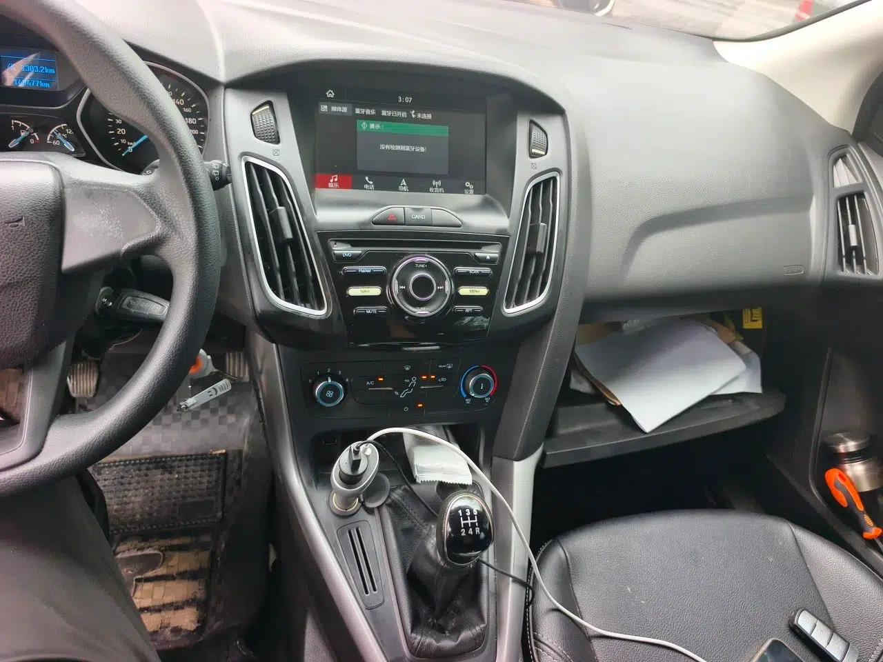 Ford Focus 2017 Hatchback 1.6L Manual Comfort Plus SmartDrive Edition — миниатюра 13