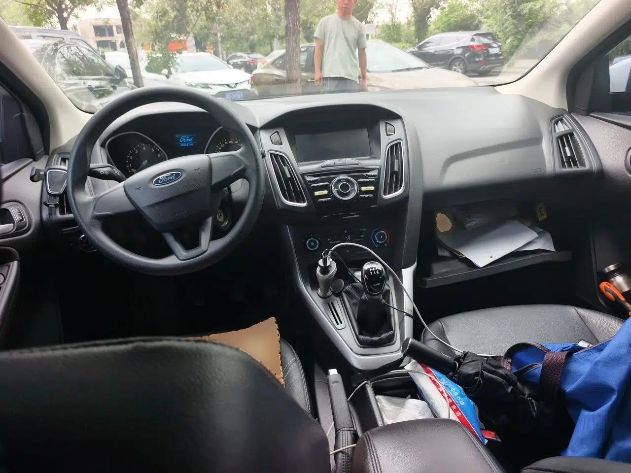 Ford Focus 2017 Hatchback 1.6L Manual Comfort Plus SmartDrive Edition — миниатюра 9
