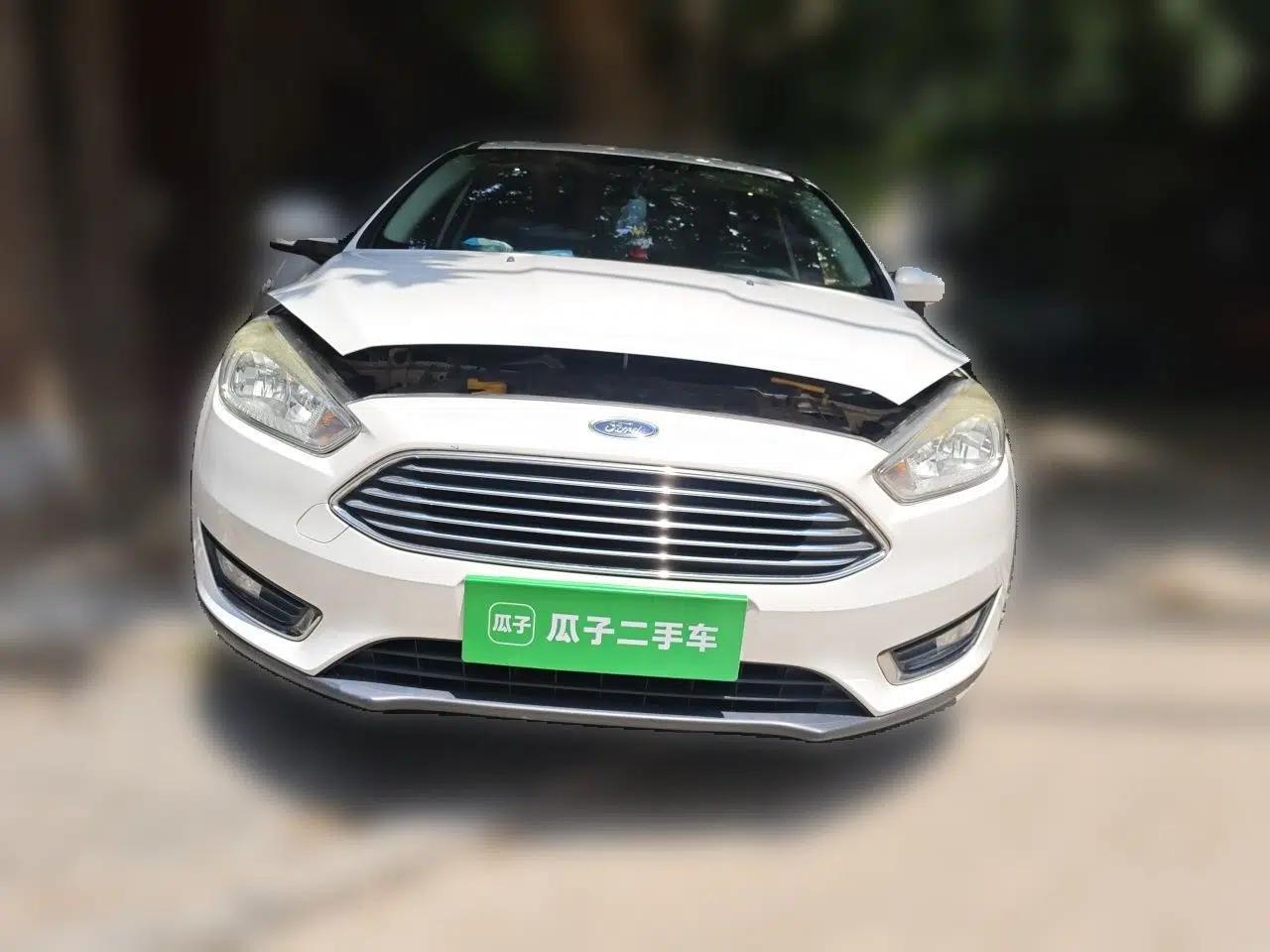 Ford Focus 2015 Sedan EcoBoost 125 Automatic Supreme Style Edition — миниатюра 2