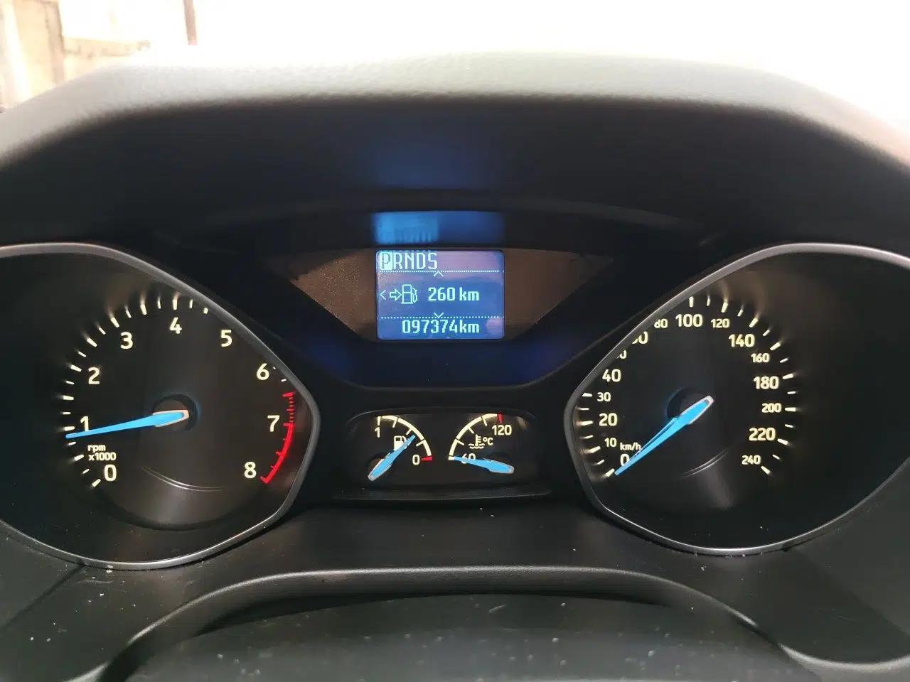 Ford Focus 2015 Sedan EcoBoost 125 Automatic Supreme Style Edition — миниатюра 12
