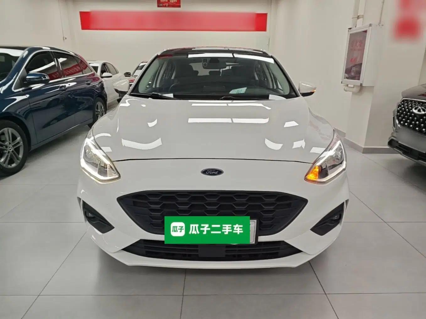 Ford Focus 2020 Hatchback EcoBoost 180 Automatic Trend Edition — миниатюра 2