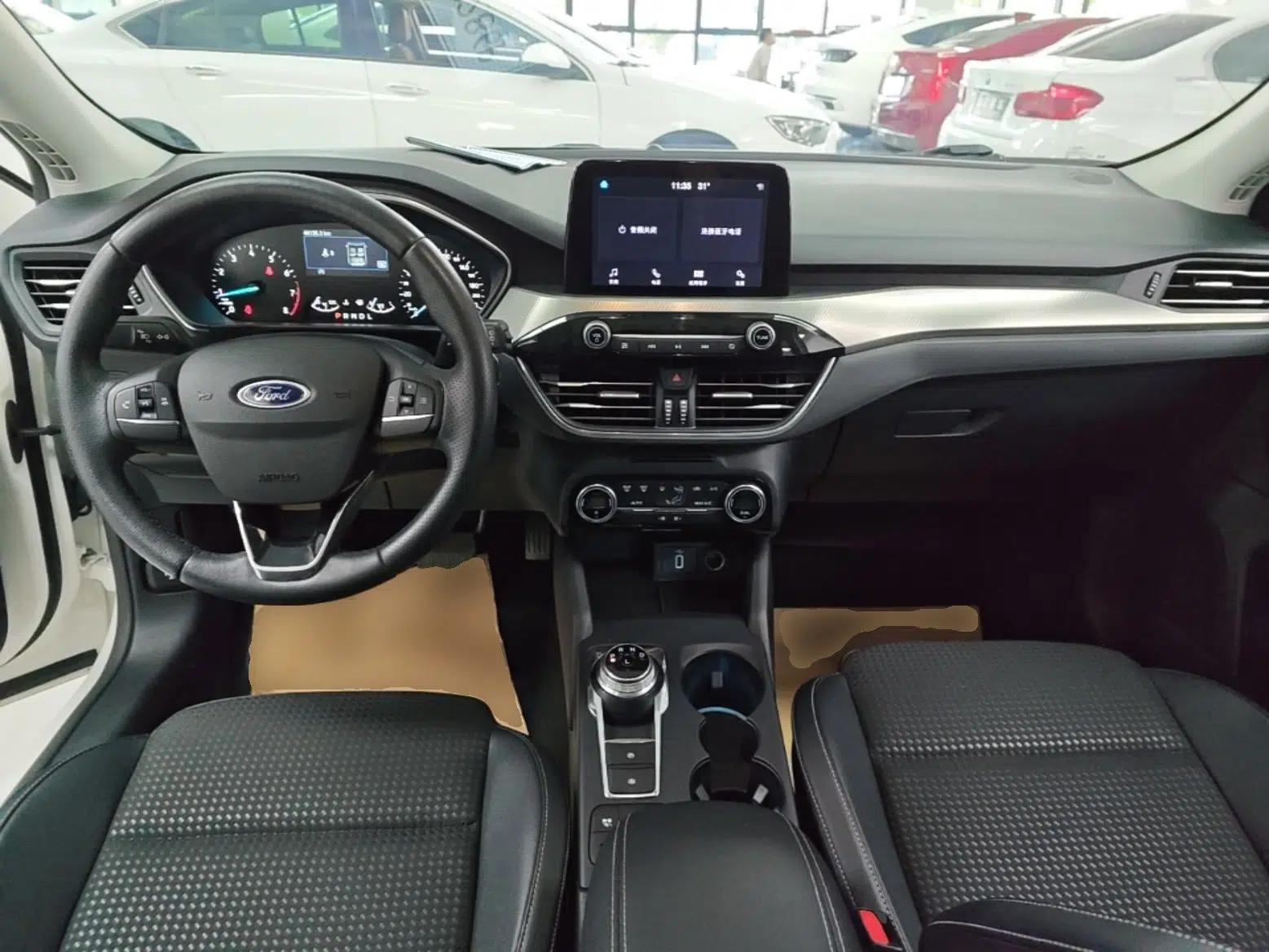 Ford Focus 2020 Hatchback EcoBoost 180 Automatic Trend Edition — миниатюра 12