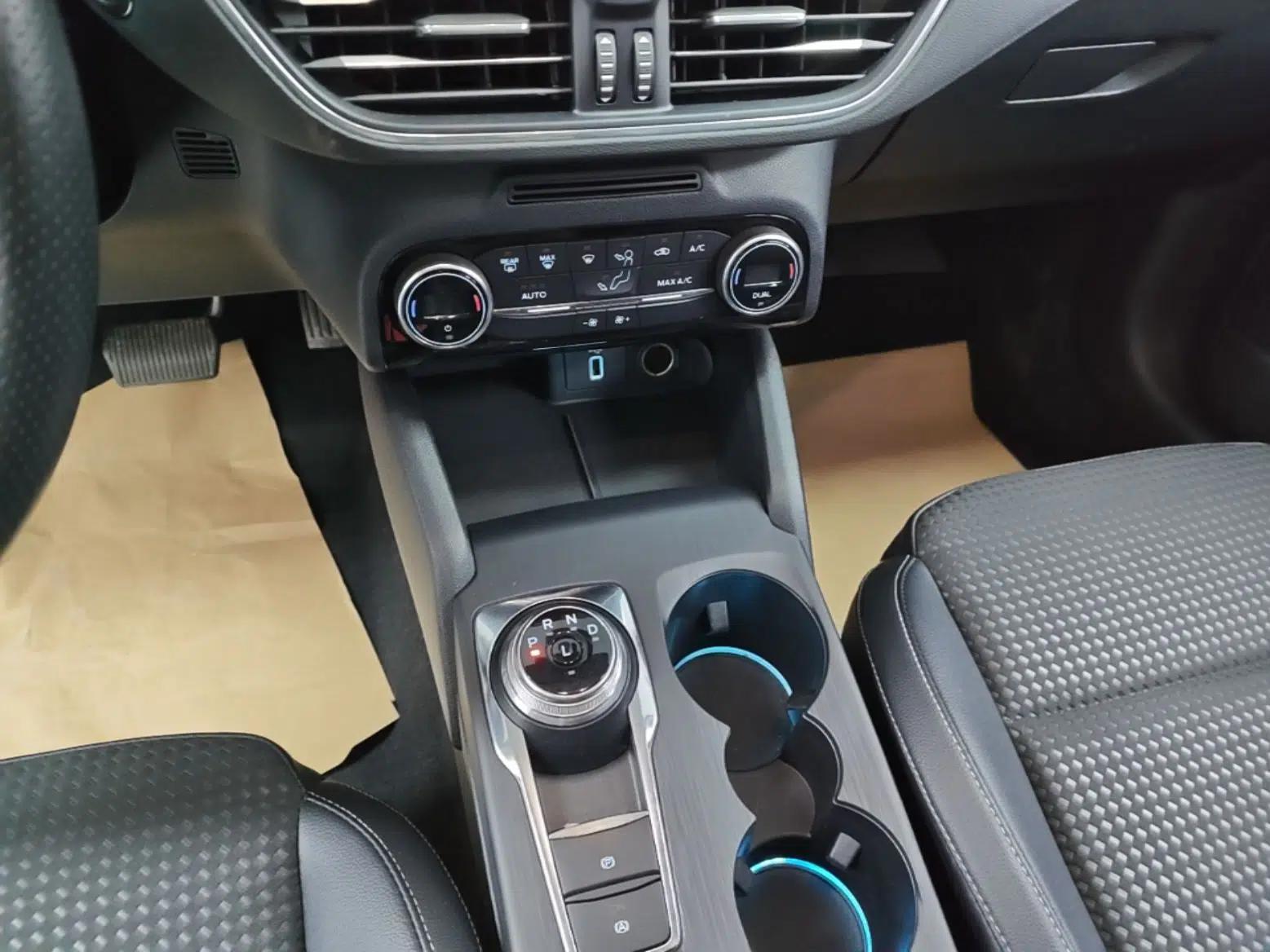 Ford Focus 2020 Hatchback EcoBoost 180 Automatic Trend Edition — миниатюра 16
