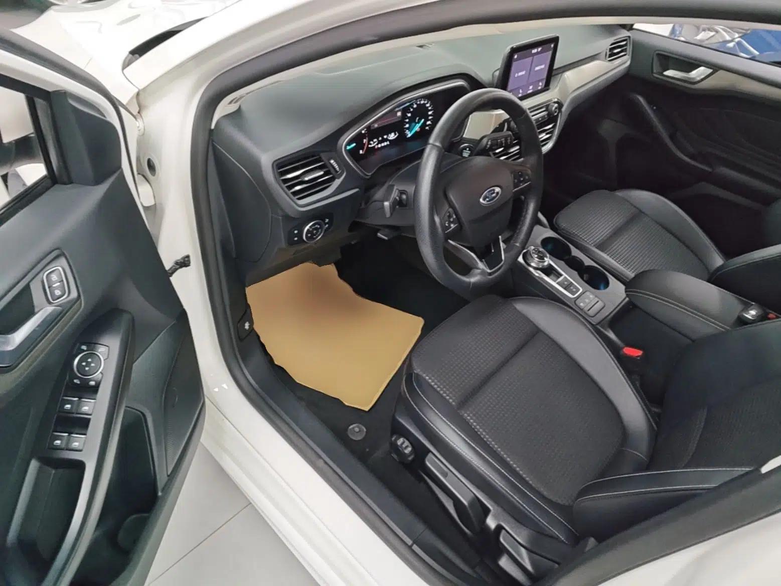 Ford Focus 2020 Hatchback EcoBoost 180 Automatic Trend Edition — миниатюра 18