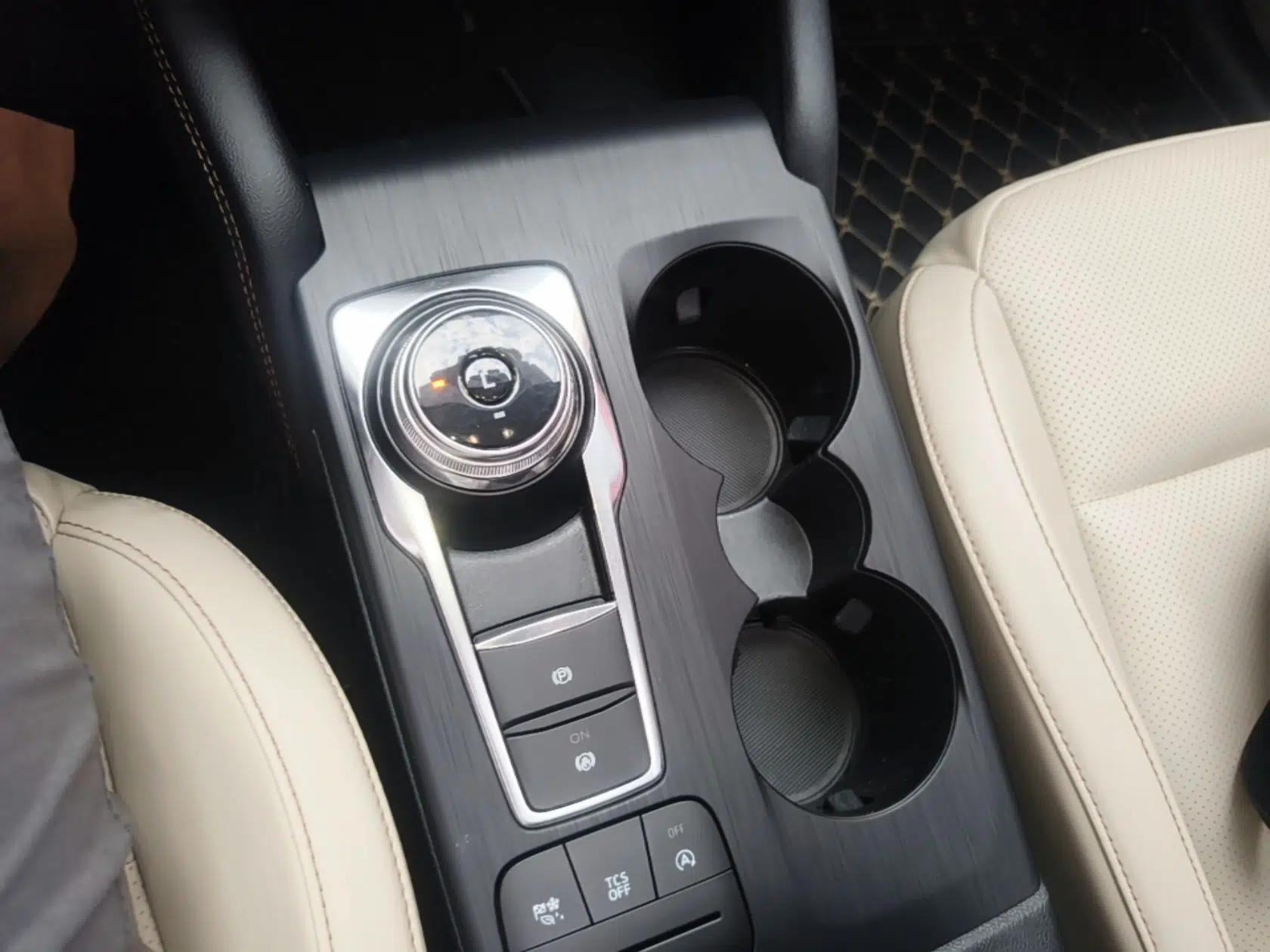 Ford Focus 2021 Sedan EcoBoost 180 Automatic Trendy Model — миниатюра 21