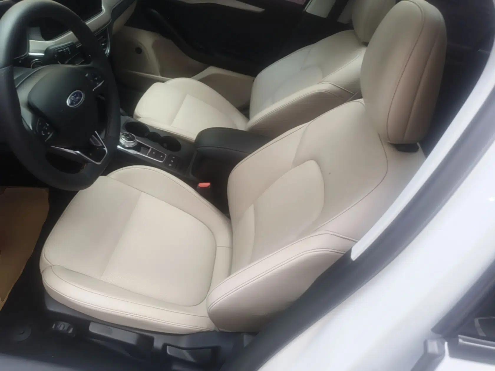 Ford Focus 2021 Sedan EcoBoost 180 Automatic Trendy Model — миниатюра 22