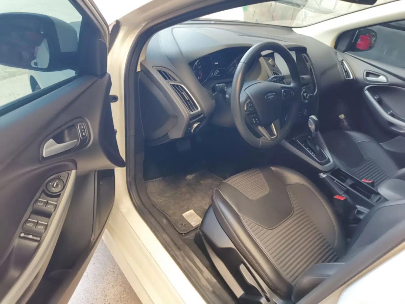 Ford Focus 2015 Hatchback EcoBoost 180 Automatic Sport Model — миниатюра 24