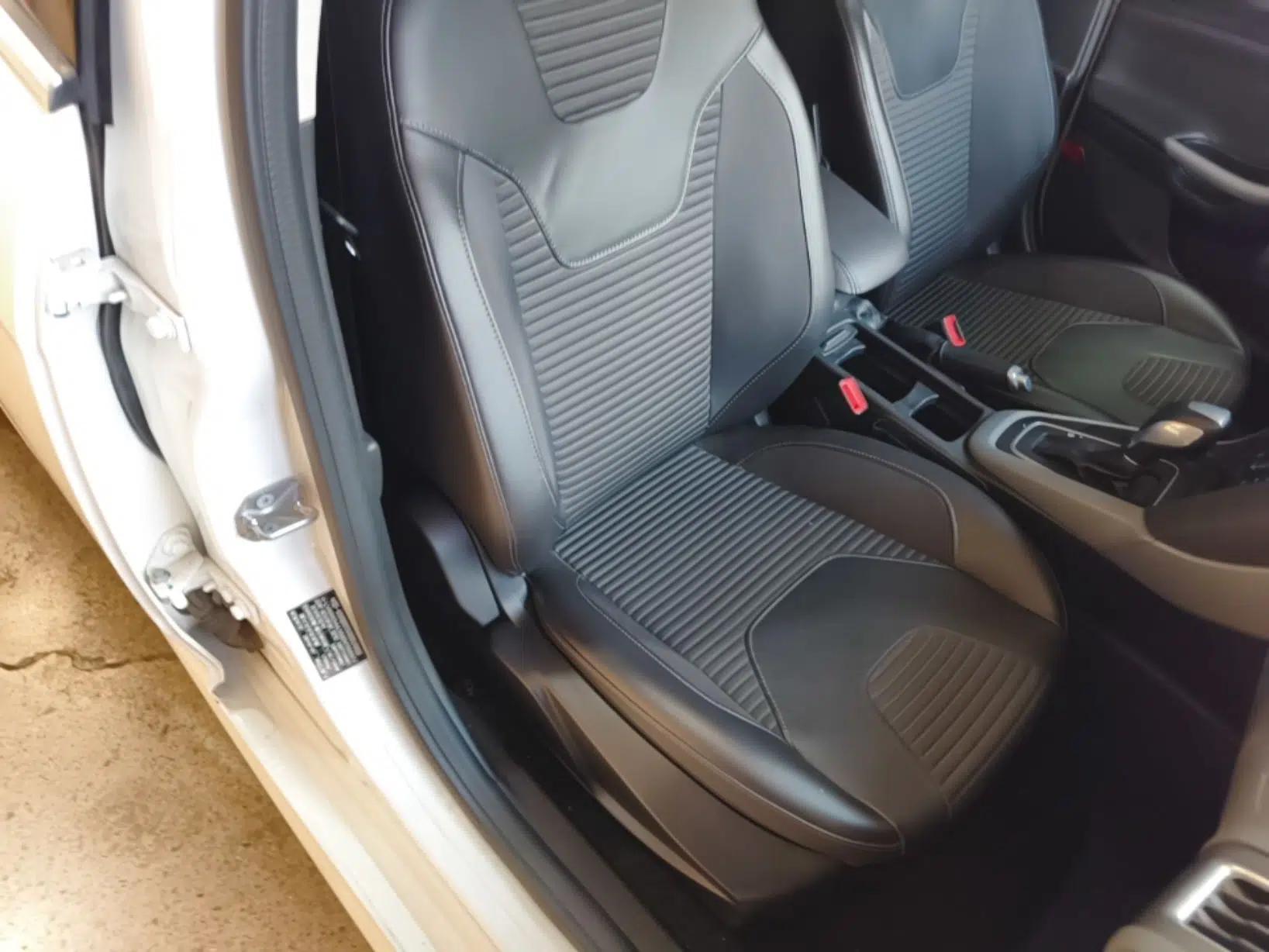 Ford Focus 2015 Hatchback EcoBoost 180 Automatic Sport Model — миниатюра 25