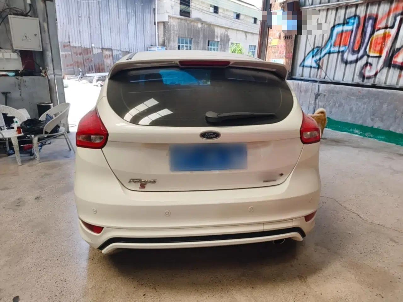 Ford Focus 2015 Hatchback EcoBoost 180 Automatic Sport Model — миниатюра 5