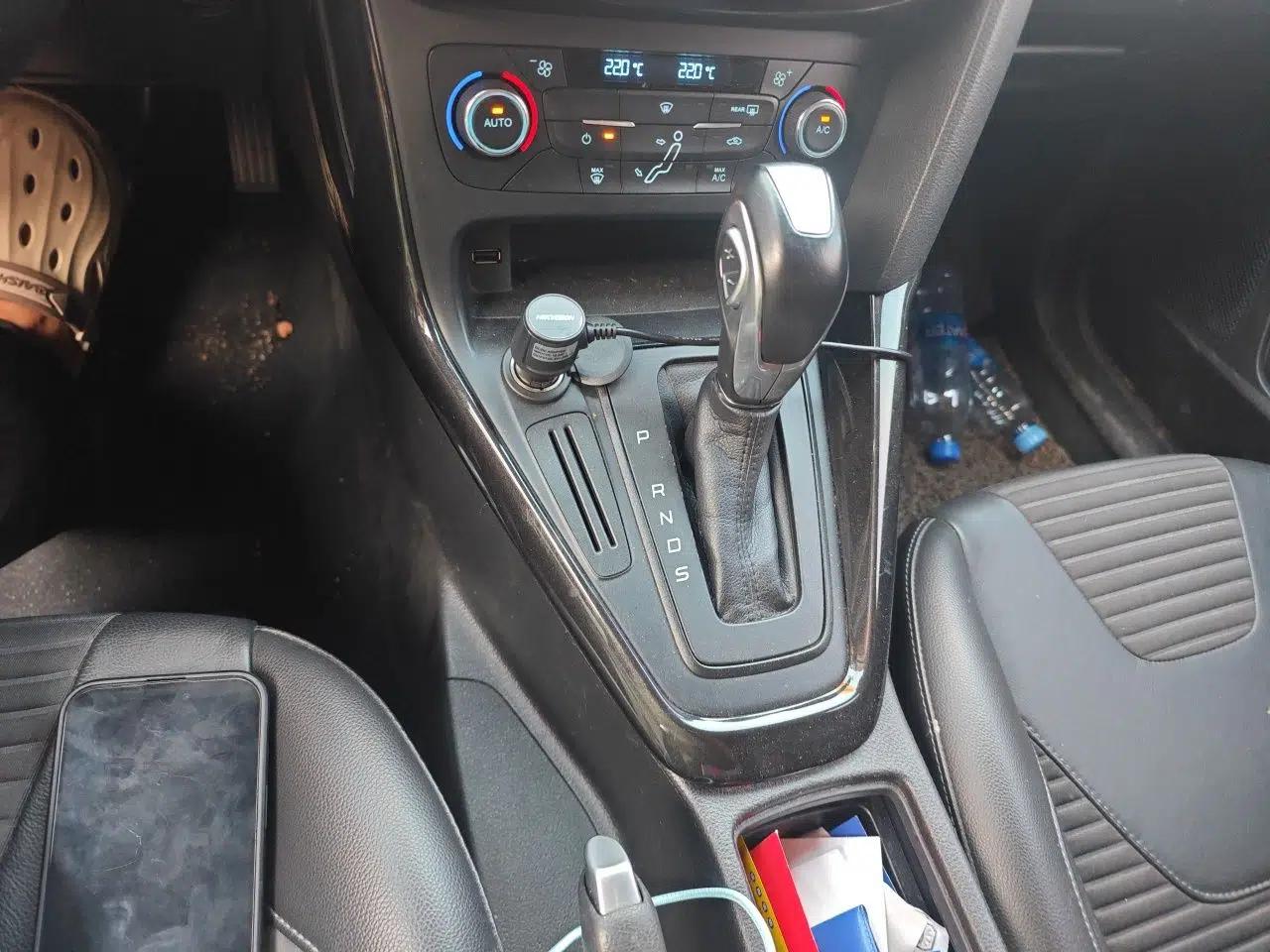 Ford Focus 2017 Sedan 1.6L Automatic Fashion Edition Smart Drive Version — миниатюра 14