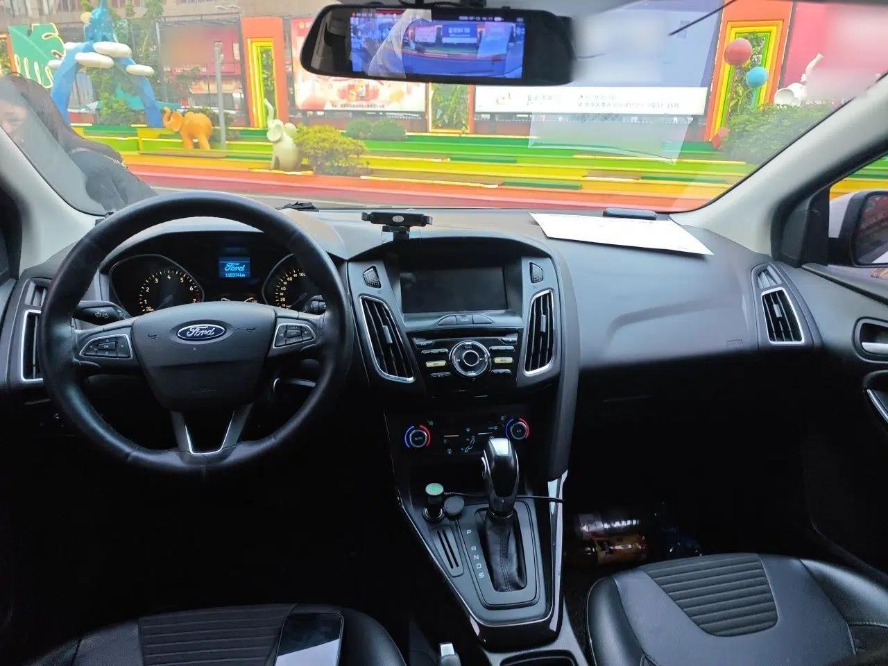 Ford Focus 2017 Sedan 1.6L Automatic Fashion Edition Smart Drive Version — миниатюра 9