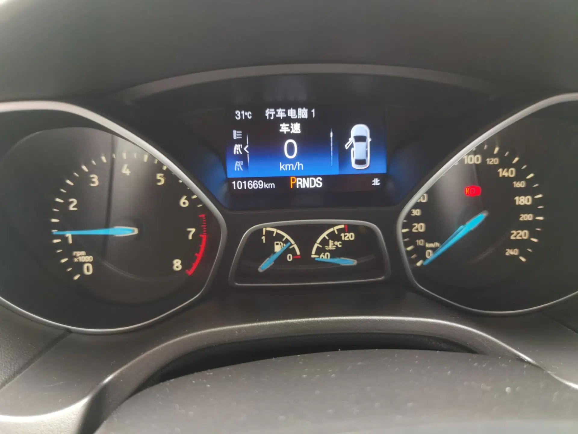 Ford Focus 2017 Hatchback EcoBoost 180 Automatic Elite Model — миниатюра 11