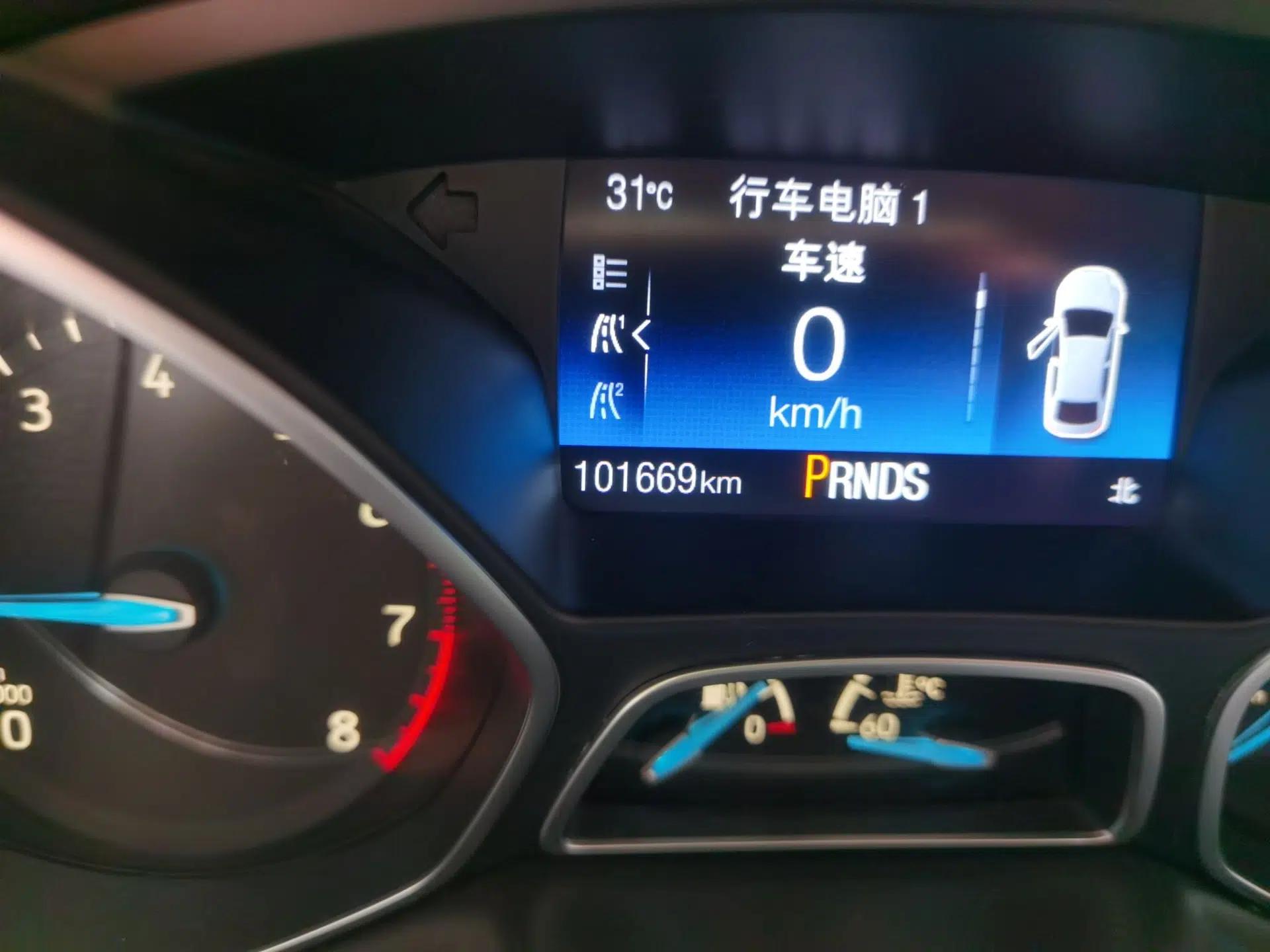 Ford Focus 2017 Hatchback EcoBoost 180 Automatic Elite Model — миниатюра 12
