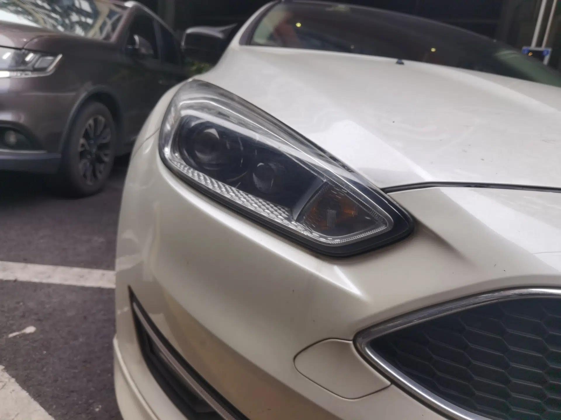 Ford Focus 2017 Hatchback EcoBoost 180 Automatic Elite Model — миниатюра 7