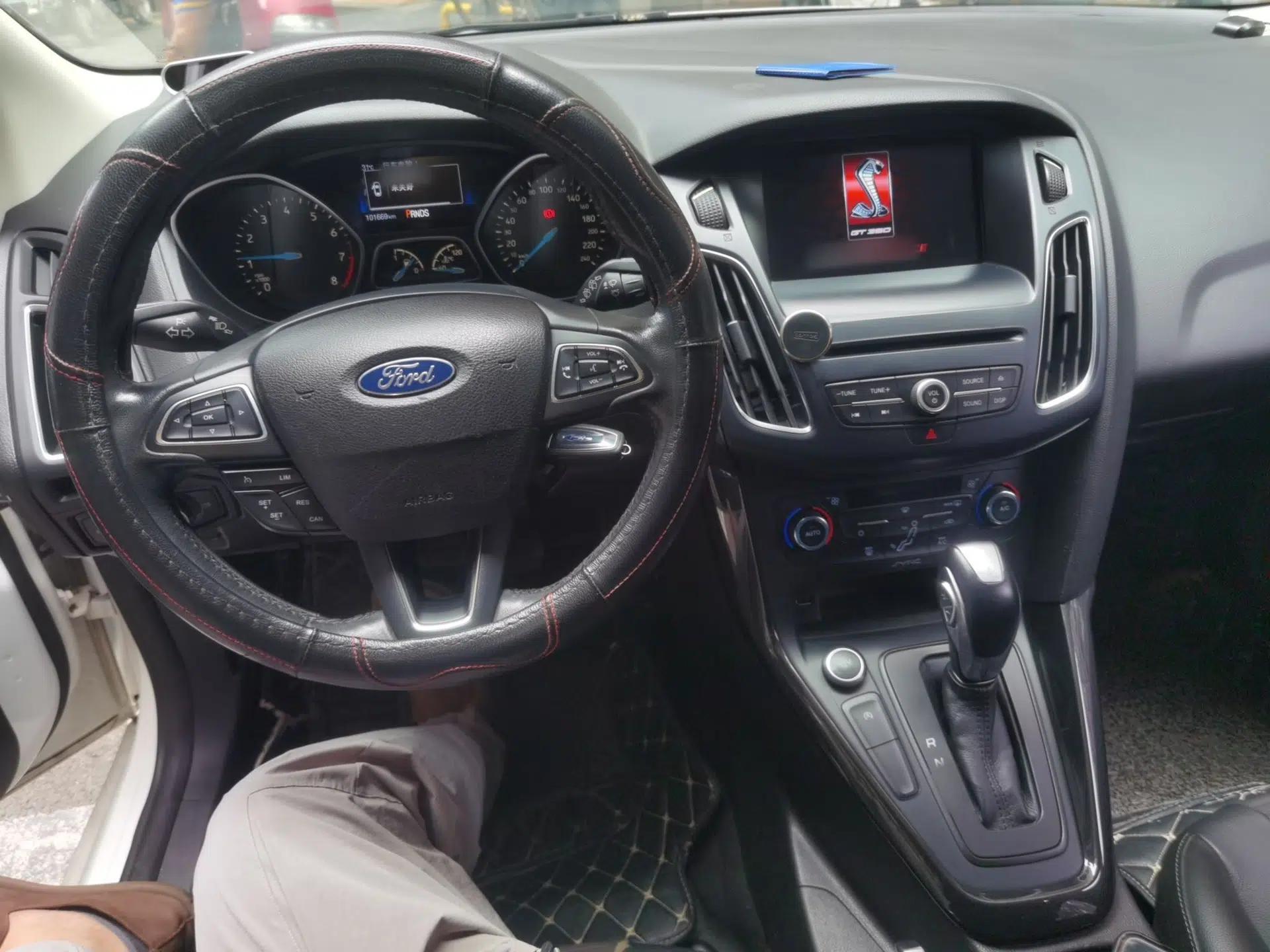 Ford Focus 2017 Hatchback EcoBoost 180 Automatic Elite Model — миниатюра 9